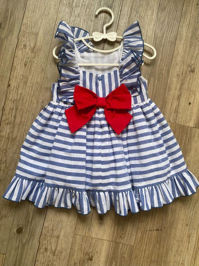 Robe rayé bleu et rouge noeud papillon 2 ans - photo numéro 1