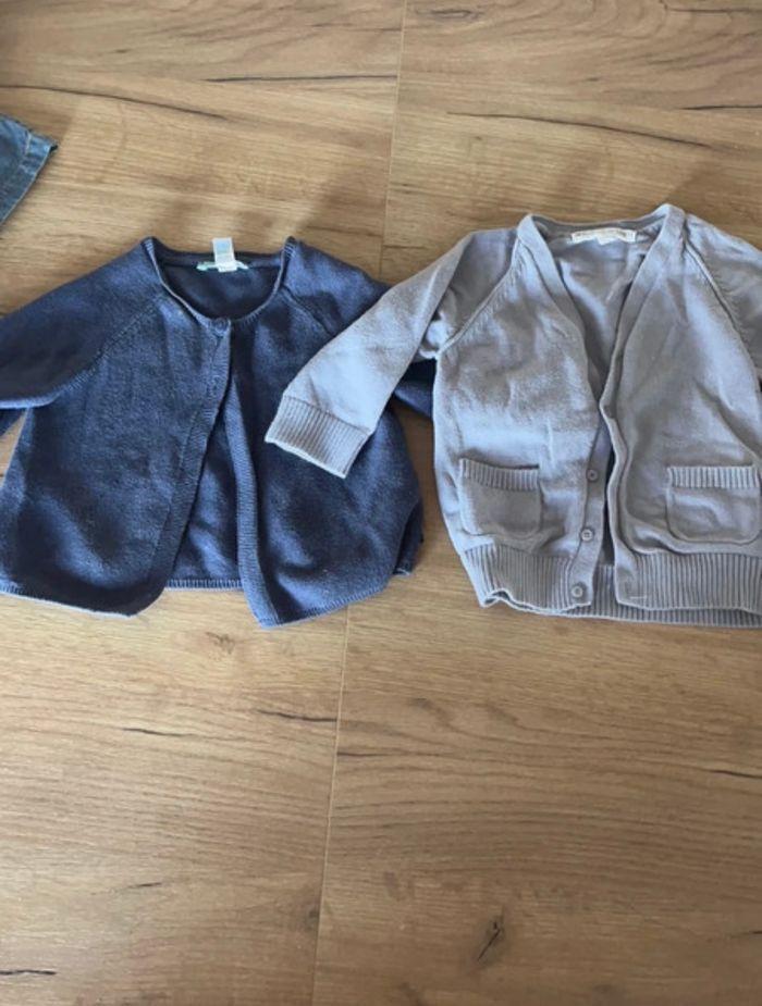 Lot de gilet de taille 12 mois - photo numéro 1