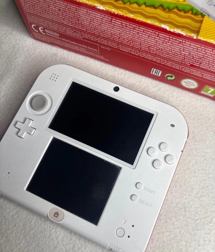 Nintendo 2Ds blanche et rouge avec boîte d’origine - photo numéro 3