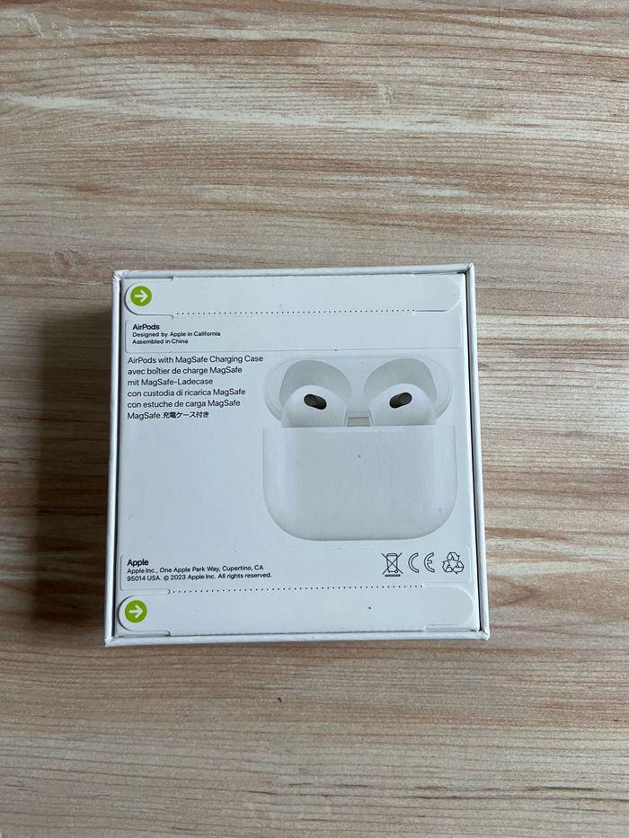 AirPods 3 eme génération - photo numéro 4