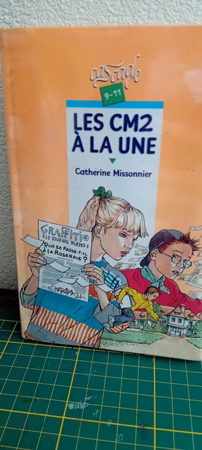 Livre les cm2 à la.une - photo numéro 1