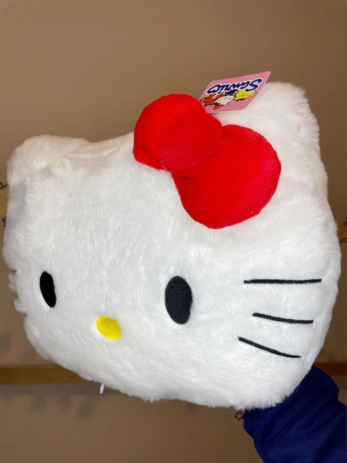 Peluche coussin Hello Kitty grande taille - photo numéro 7