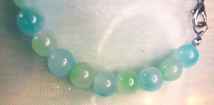 Bracelet avec perles en verre 8mm – Bleu et Vert pale - photo numéro 4