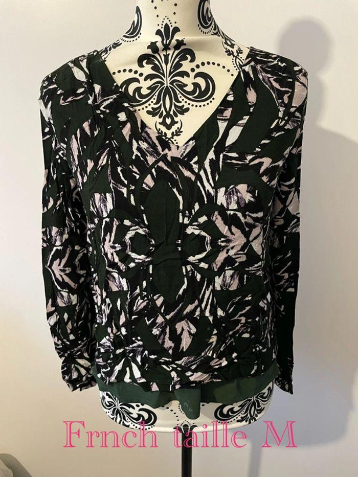 Blouse à manches longues vert foncé à motifs noir et blanc col V lacet dos Frnch taille M - photo numéro 1