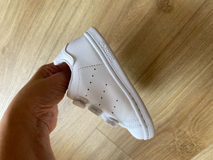 Adidas stan smith blanches bébé à scratch - photo numéro 10