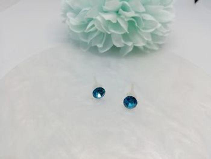 Boucles d'oreilles strass bleu en zirconium - photo numéro 3