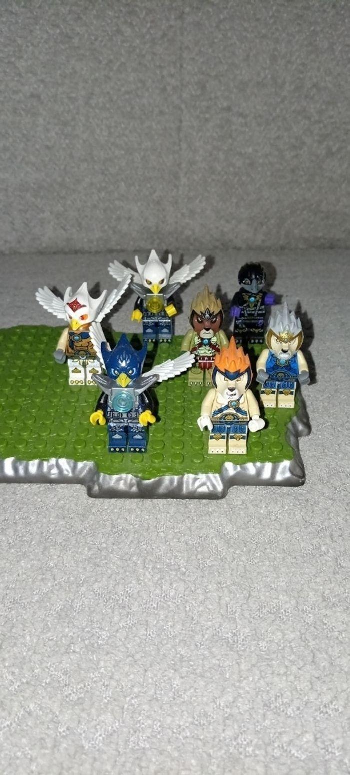 Lot 7 figurines lego chima