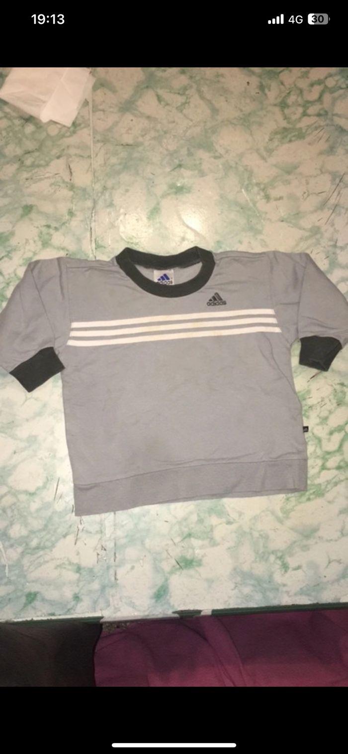 Pull enfant adidas gris authentique 2/3 ans, très peu porté très bon état - photo numéro 2