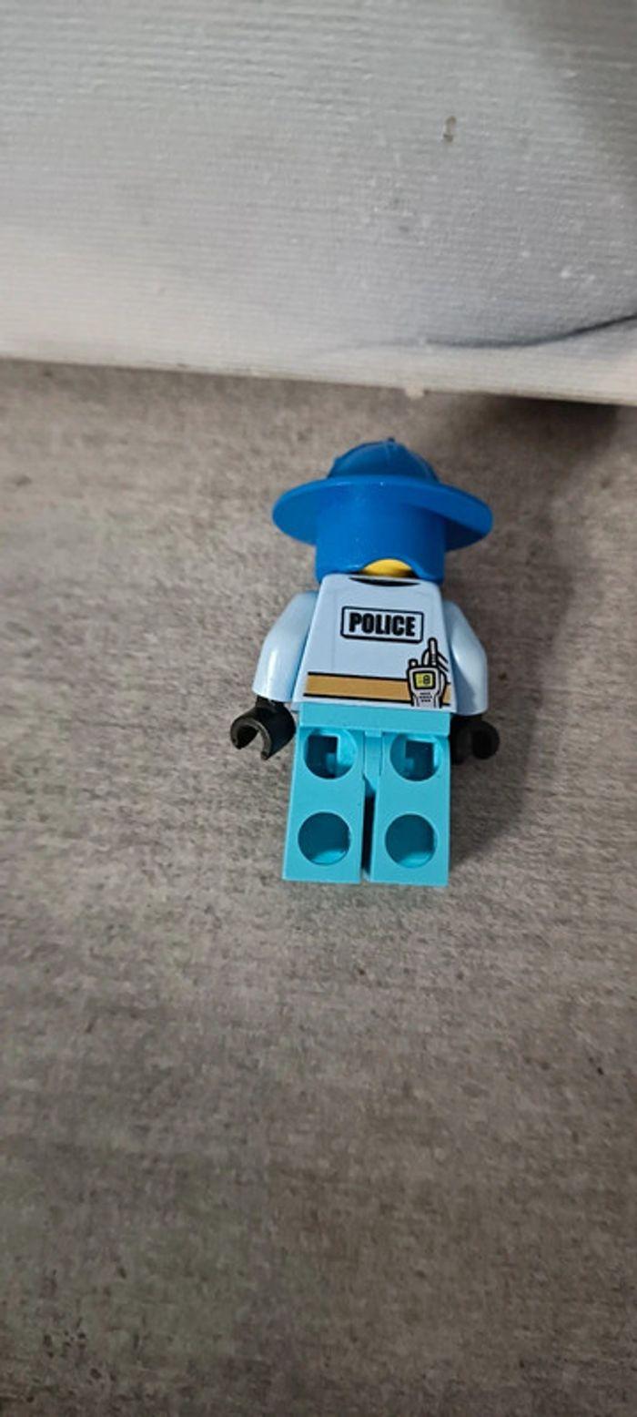 LEGO City Police Man Minifigure - photo numéro 3