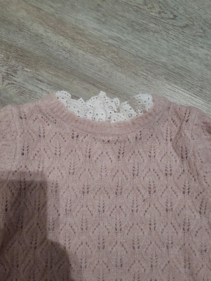 Pull en lainage rose col dentelle - photo numéro 2