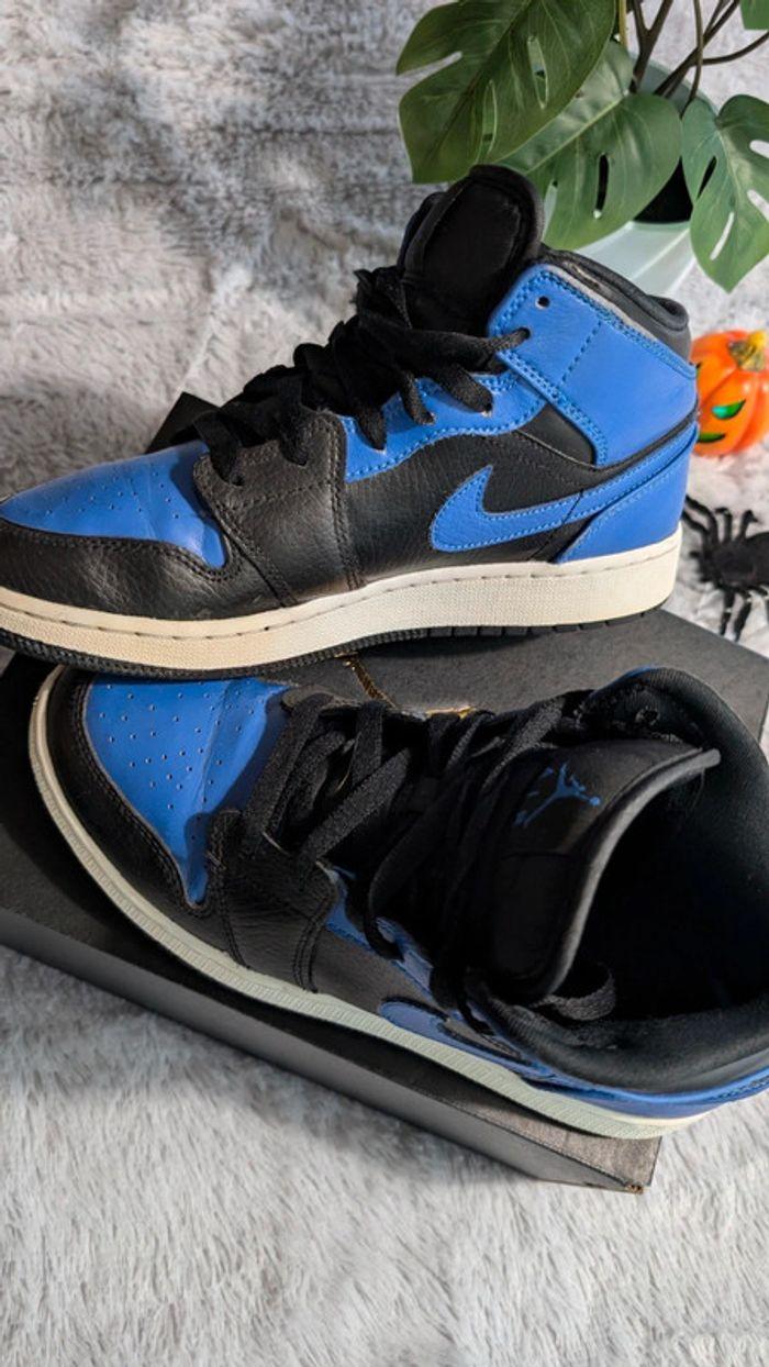 Nike Air Jordan 1 Mid Bleu Royal Taille 38.5 - photo numéro 1