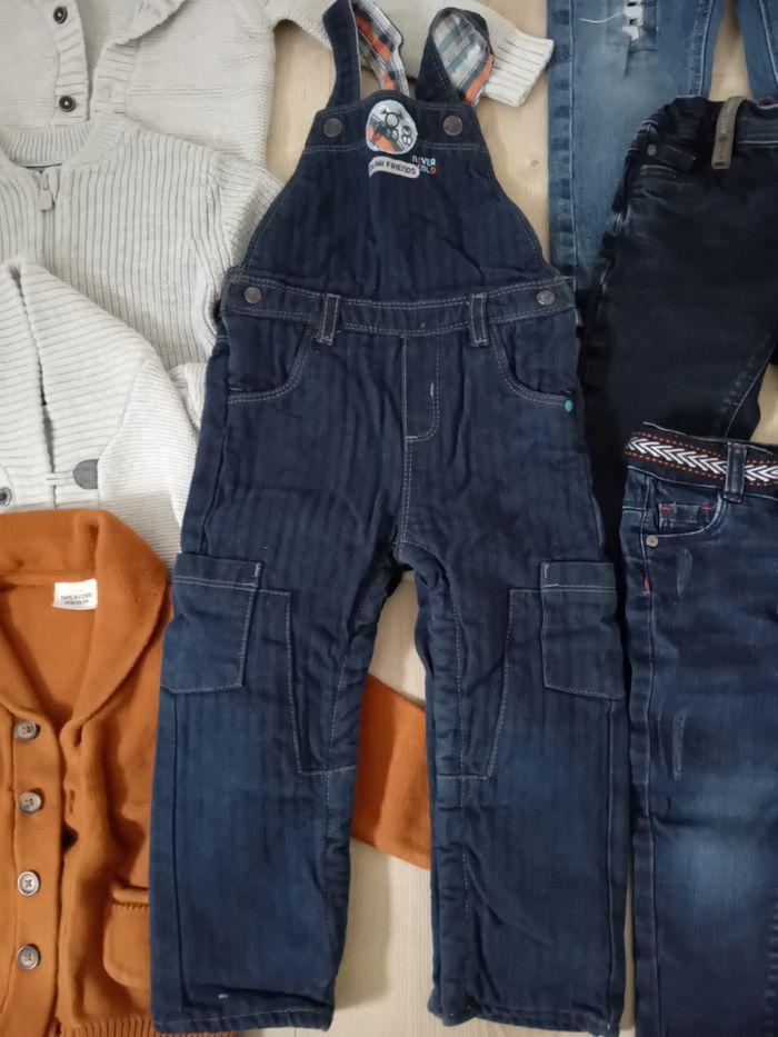 4 gilets, 1 salopette, 8 jeans Okaïdi et Tape à l'oeil - photo numéro 2