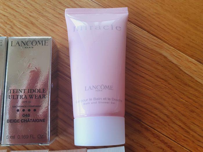 Lot Maquillage Lancôme (fond de teint, sérum jeunesse et Gel Douche) Neufs. - photo numéro 3