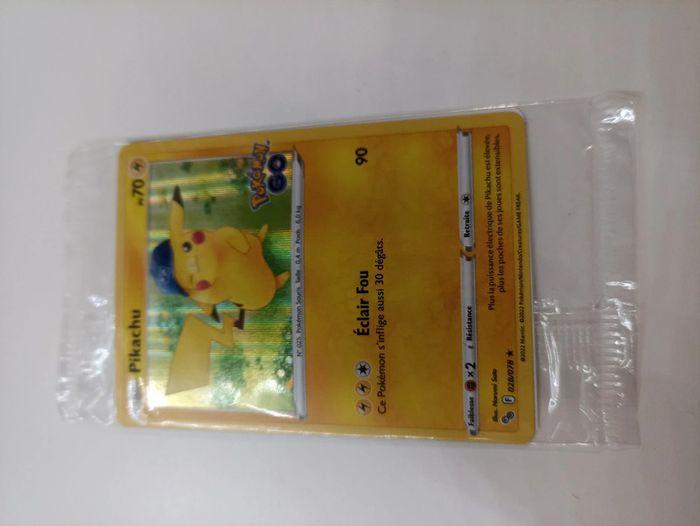 Carte pokémon Pikachu - photo numéro 2