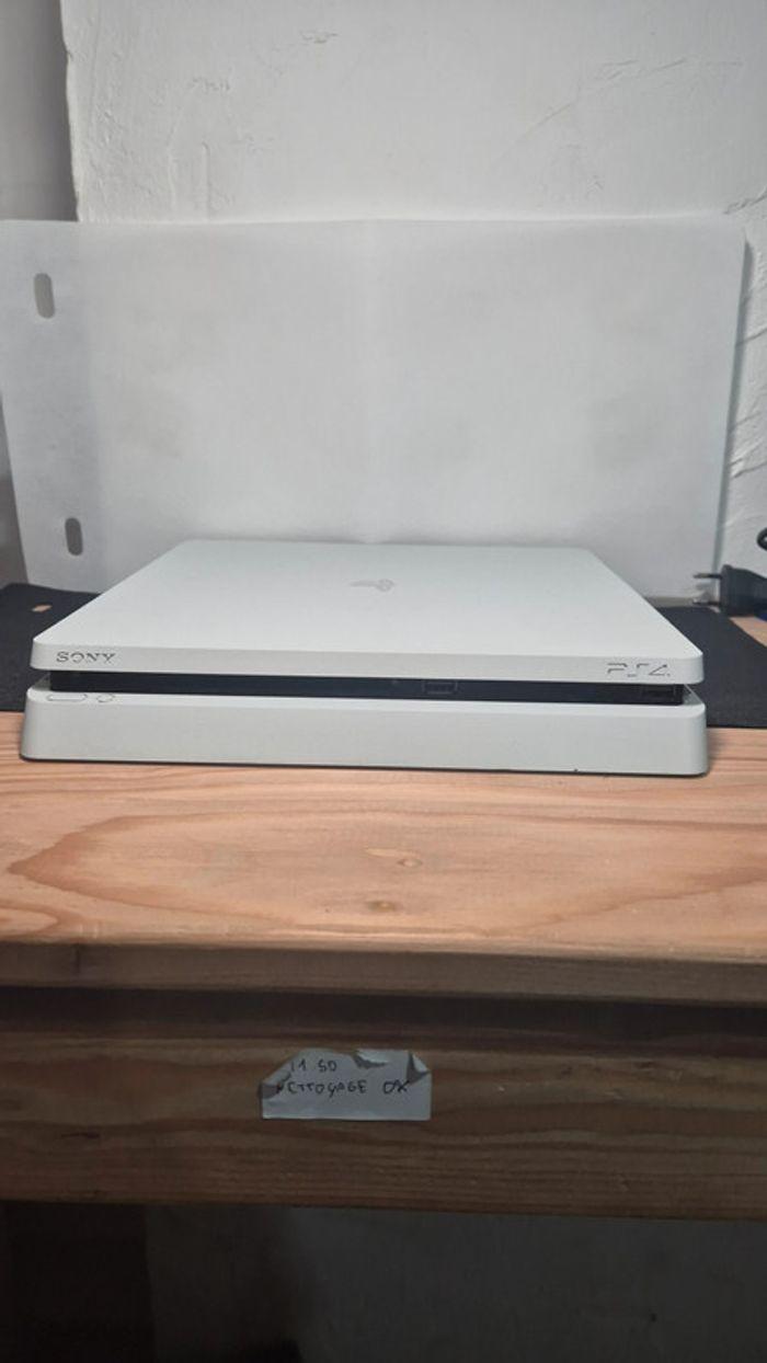 PS4 Slim Blanche - Firmware 9.00 - Reconditionnée - photo numéro 3