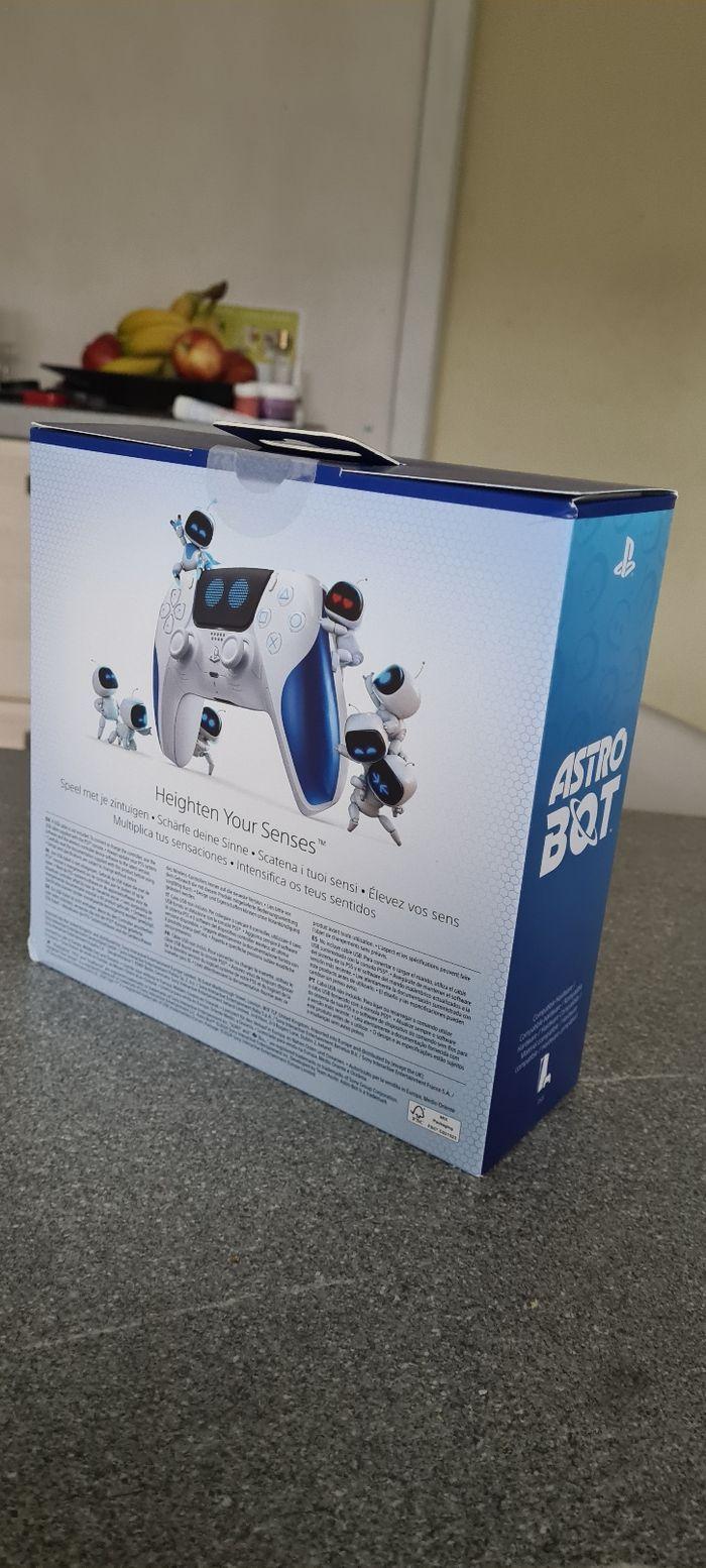 Manette ps5 sans-fil DualSense  Édition Limitée  Astro Bot - photo numéro 3