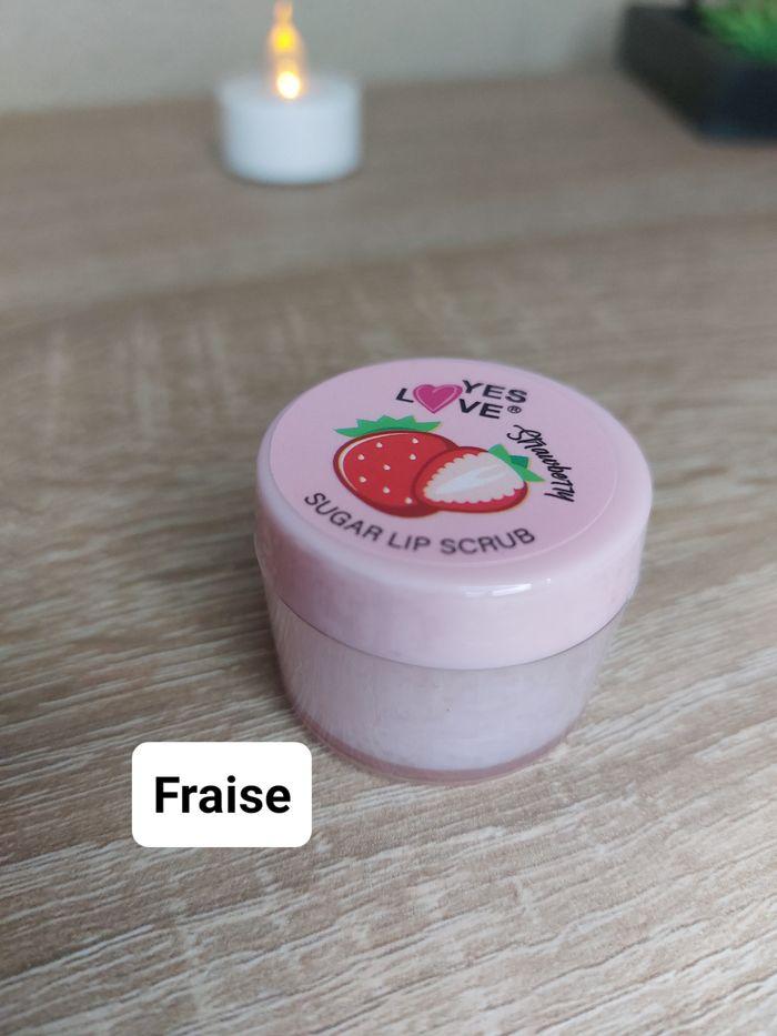 Gommage lèvres fraise