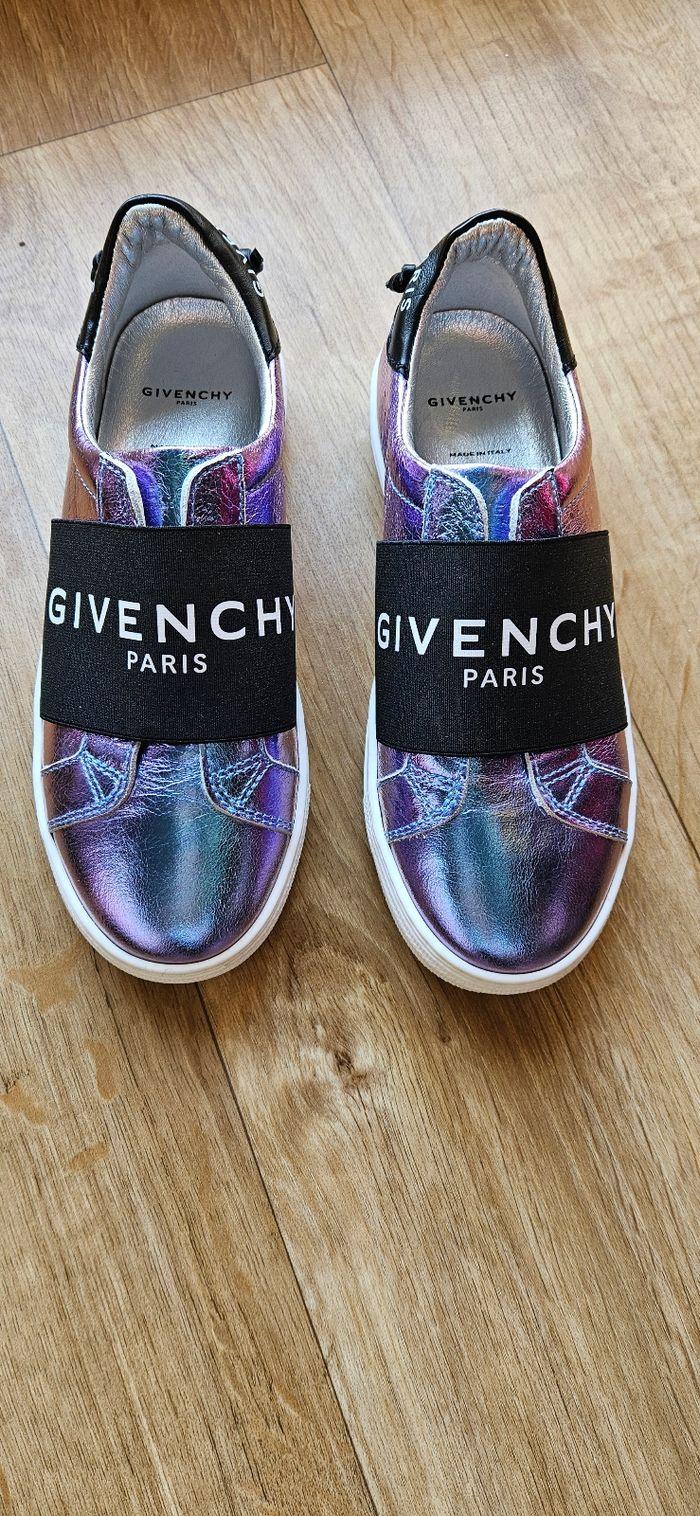 Basket givenchy neuf taille 33 original - photo numéro 1