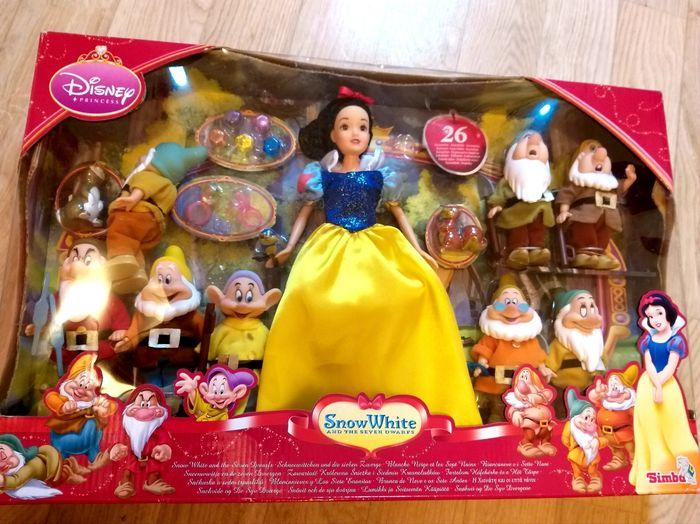 Grand coffret blanche Neige avec Figurines et accessoires neuf jamais ouvert