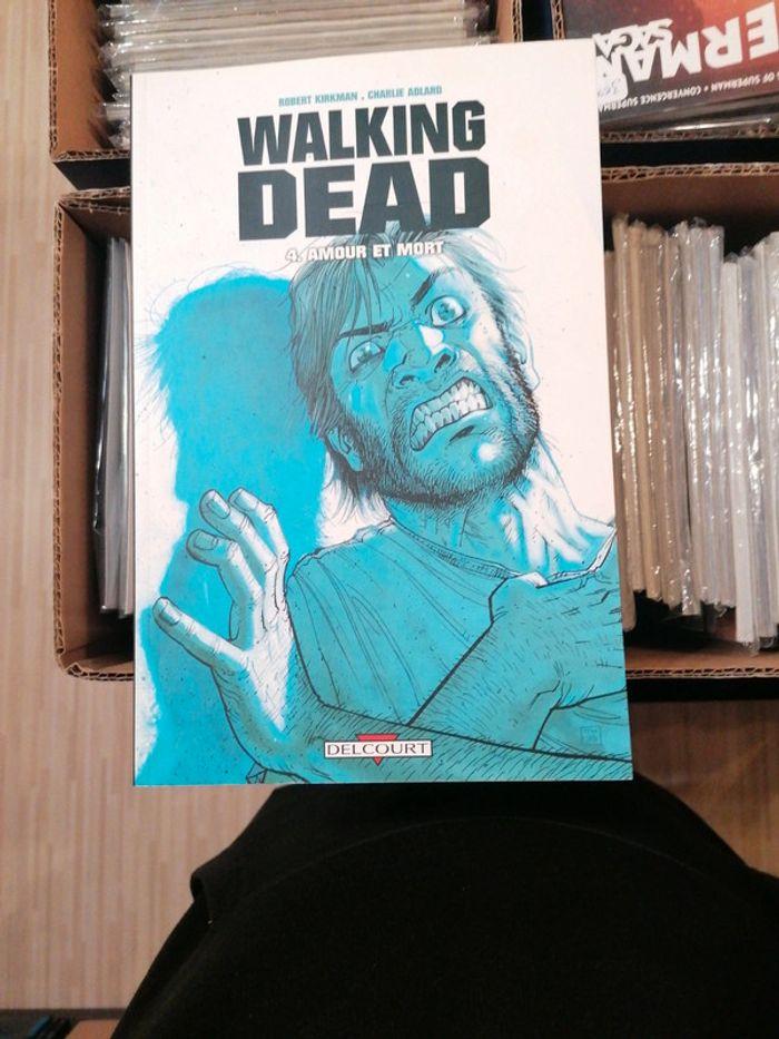 Lot de 10 comics bd walking dead tome 1 à 10 - photo numéro 7