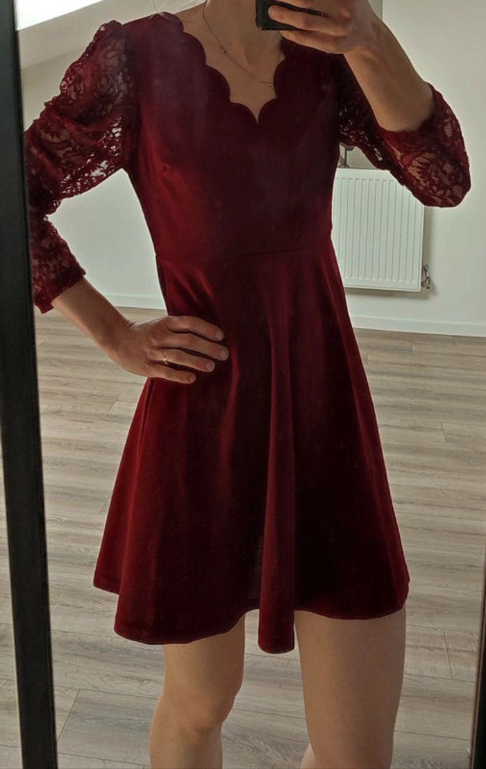 Robe bordeaux manches en dentelle - photo numéro 1