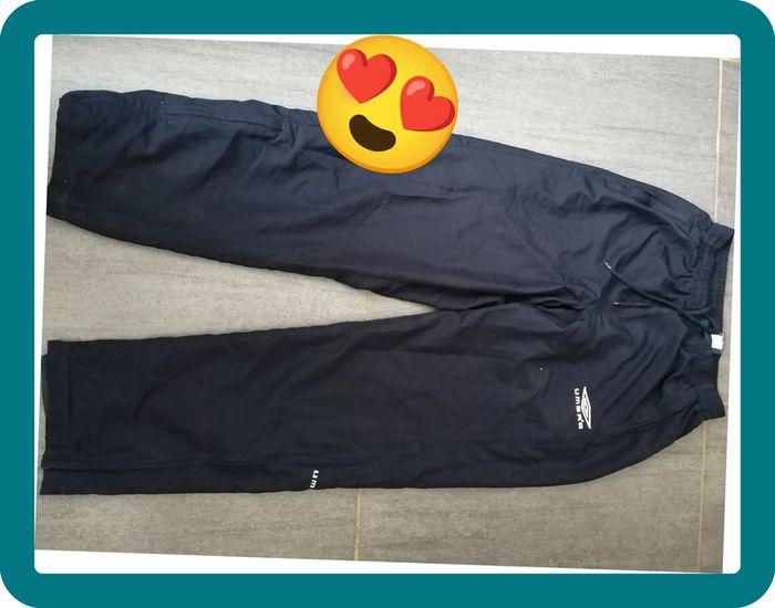 Pantalon jogging umbro  taille M - photo numéro 1