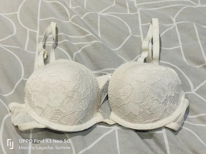 Soutien gorge avec armature et rembourrage 85 A Primark à 2€-50% dès 2 achetés - photo numéro 1