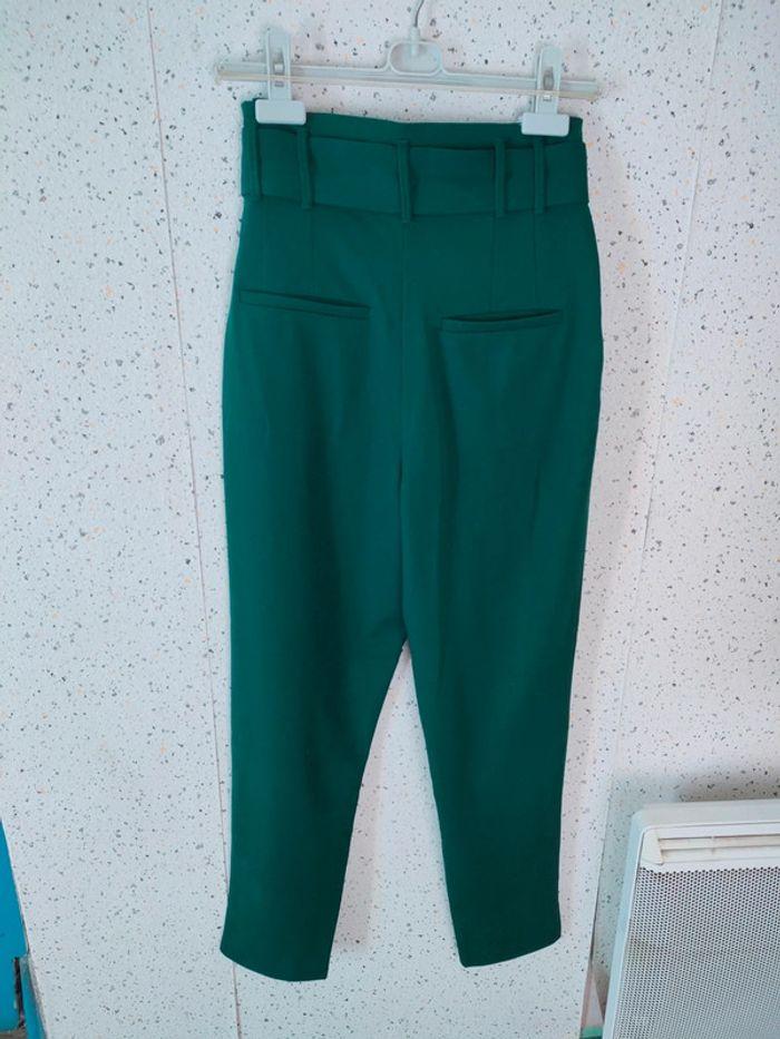 Pantalon vert sapin taille haute Zara XS - photo numéro 2