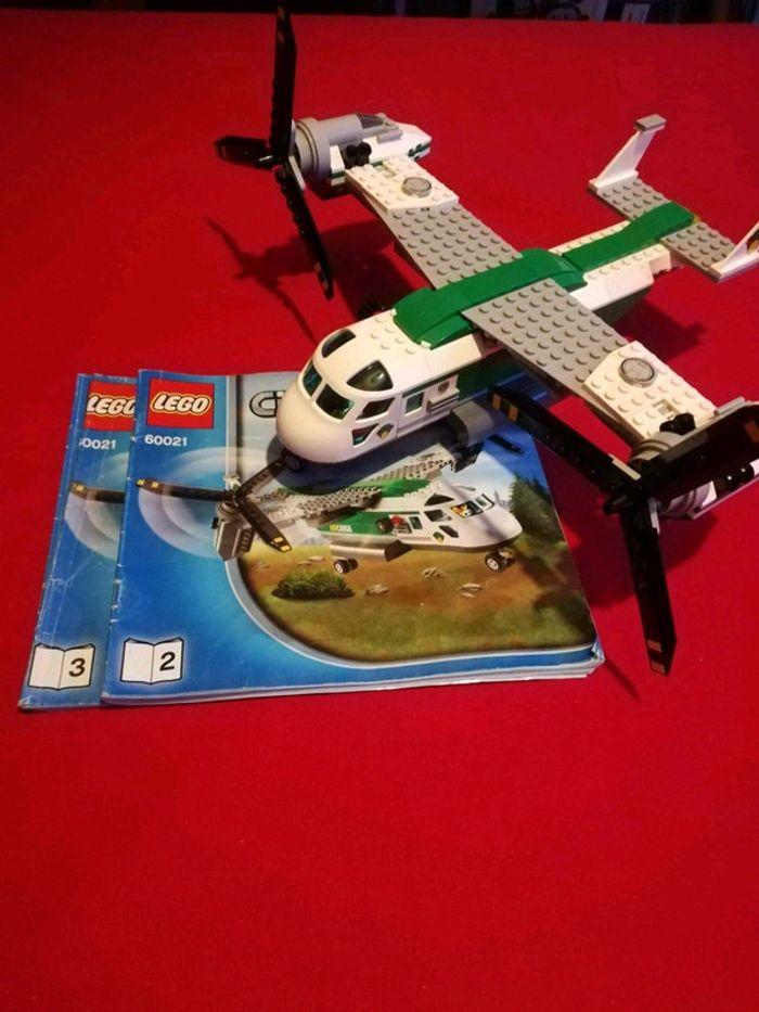 Lego 60021 avion cargo et chargement - photo numéro 1