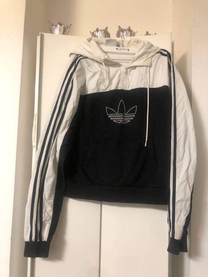 Pull d’hiver / Sweat a capuche adidas . Taille XS - photo numéro 1