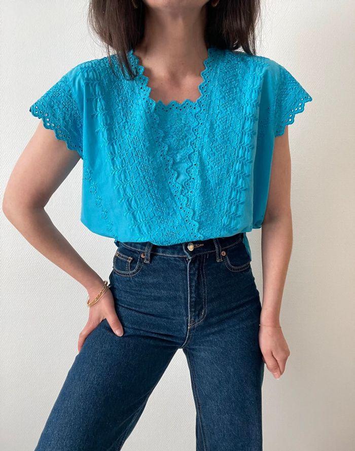 Top bleu à broderie anglaise - photo numéro 13