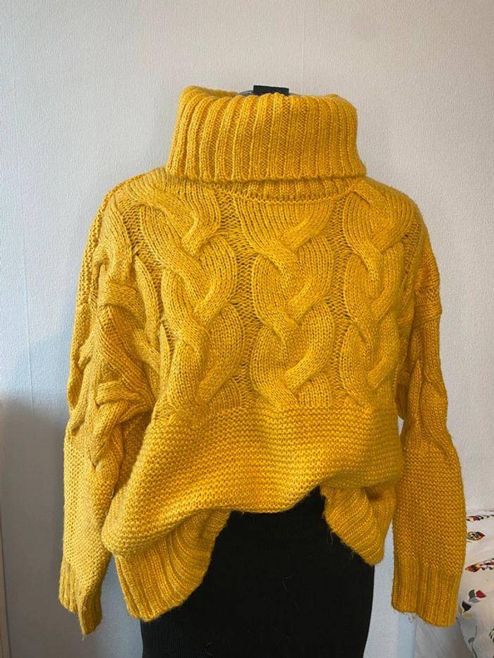 Pull d’hiver col roulé tressé jaune moutarde Etam taille M / 38 - photo numéro 2