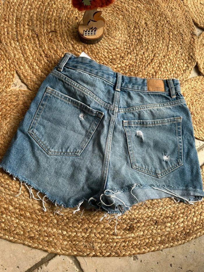 Short en jean bershka taille S - photo numéro 3