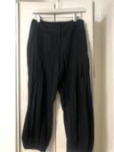 Pantalon large léger plissée . Taille 40