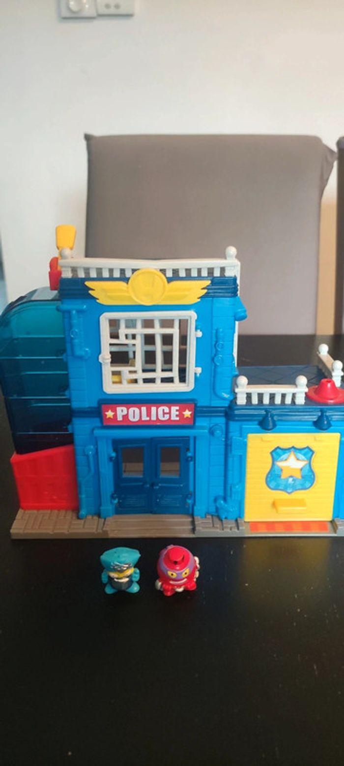 Police station Super Zings - photo numéro 1