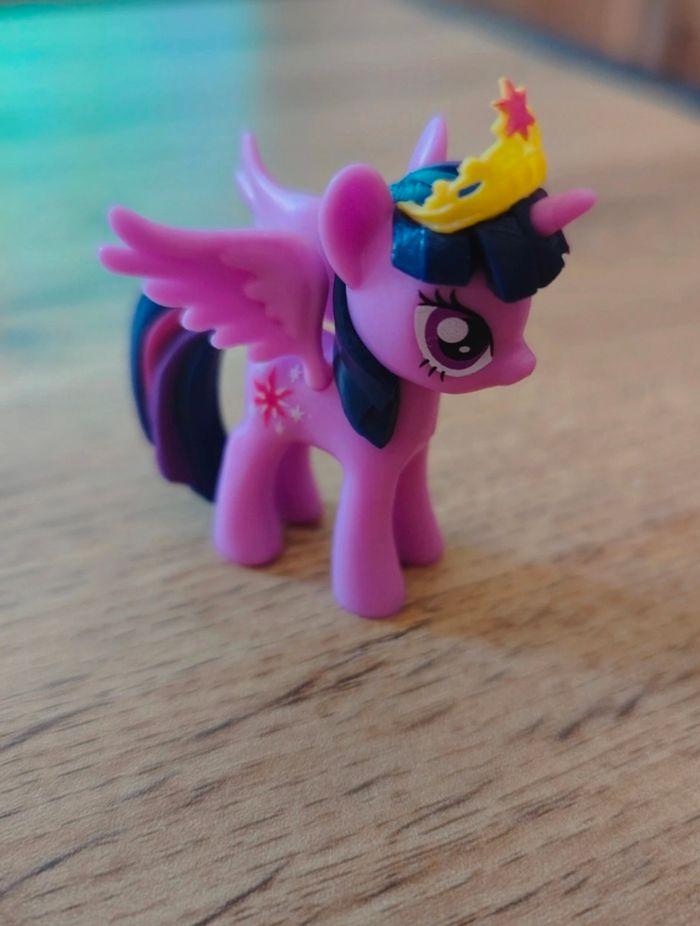 Figurine My Little Pony Twilight Sparkle couronne - photo numéro 3