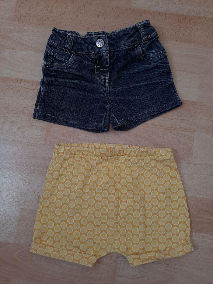 2 shorts. Jaune et jeans bleu. 2ans