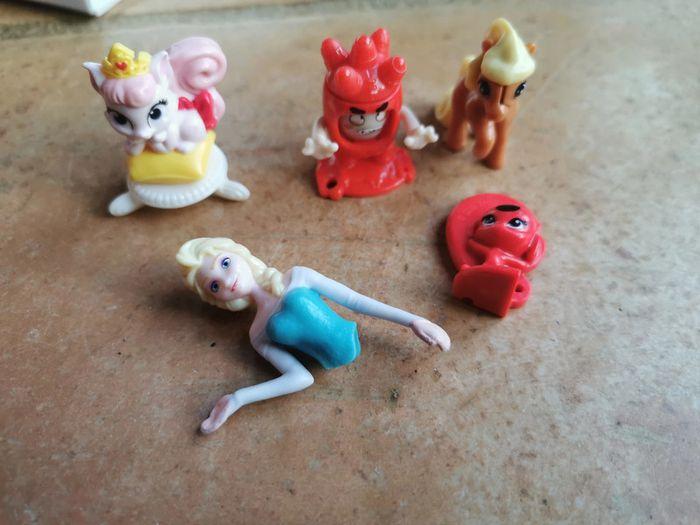 Lot de figurines en plastique Reine des neiges, Zag, poney etc - photo numéro 3