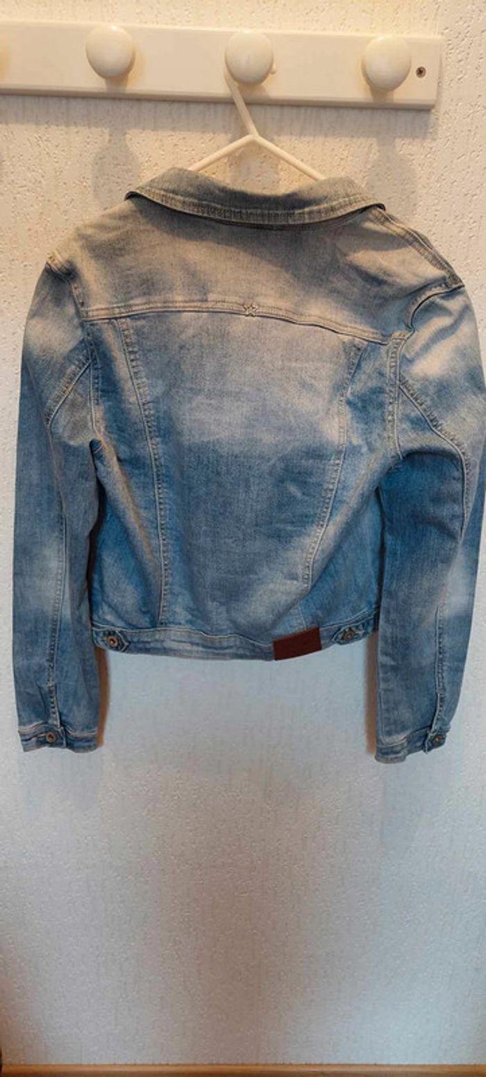 Belle veste femme en jean délavé Cloothes 38 M comme neuve - photo numéro 3