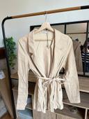 Blazer beige avec ceinture