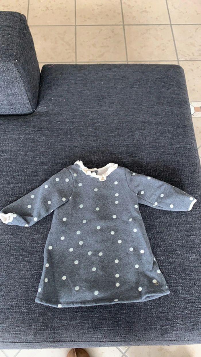 Robe grise à pois écrus, petit bateau, 18 mois en très bon état - photo numéro 1