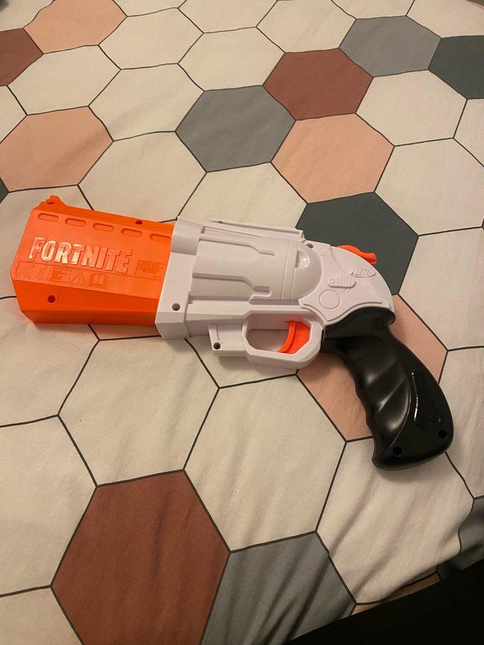 Pistolet Fortnite - photo numéro 1