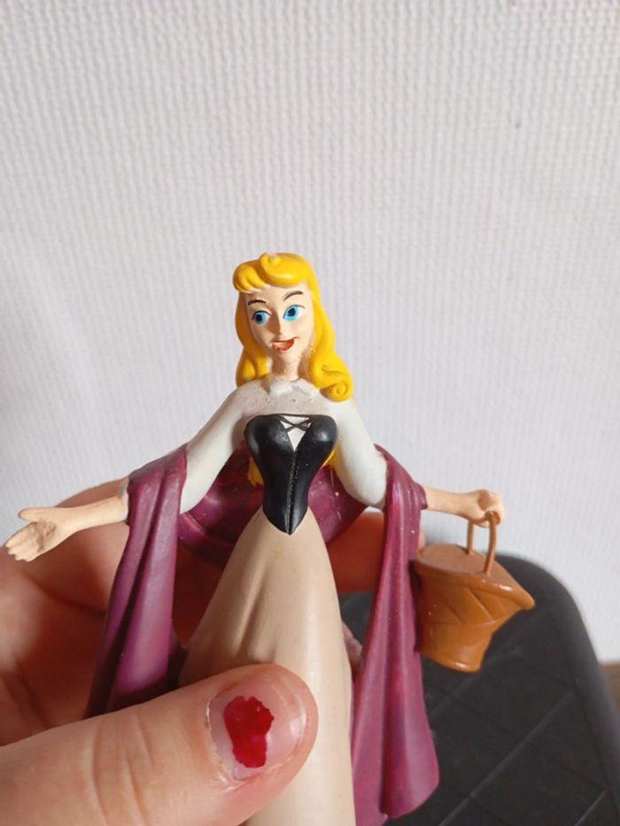 Figurine Hachette Belle au bois dormant Disney - photo numéro 7