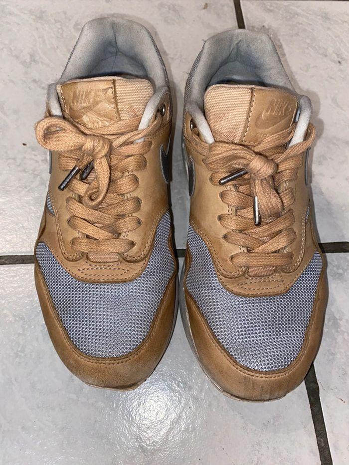 Baskets Nike air max camel et argent p37.5 - photo numéro 2