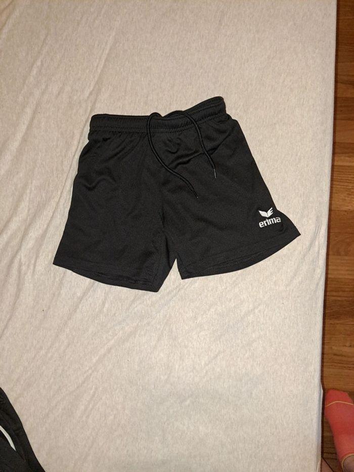 Short de foot erima taille 8 ans - photo numéro 1