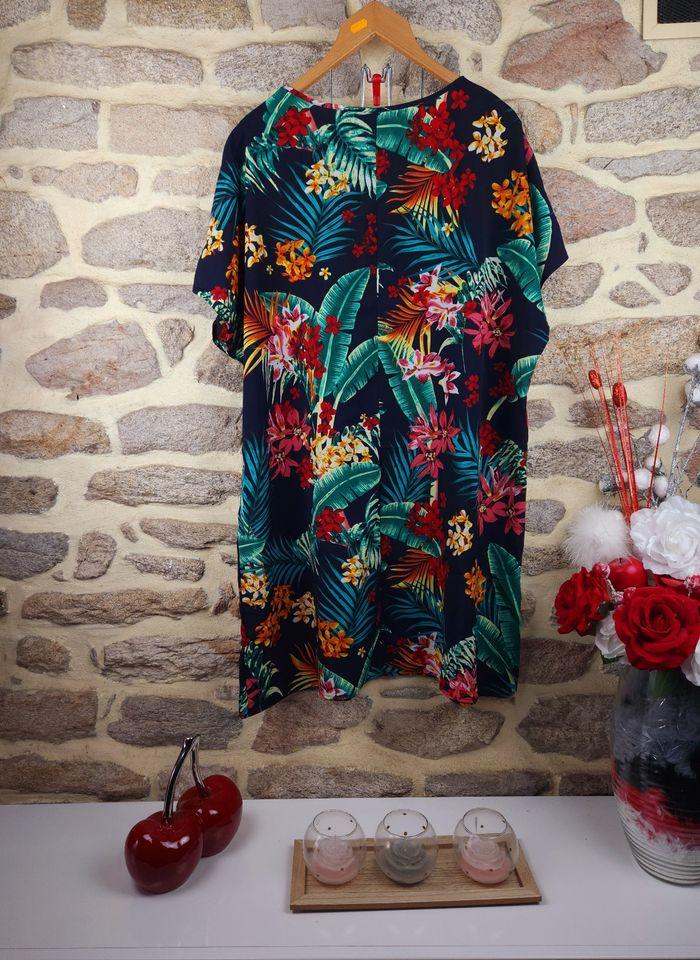 Robe tropical manches chauve souris marine et multicolore Femme taille 54 marque Boohoo 🍬 - photo numéro 3