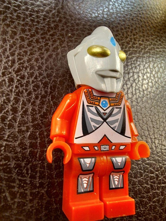 Figurine Lego compatible Ultraman - photo numéro 4