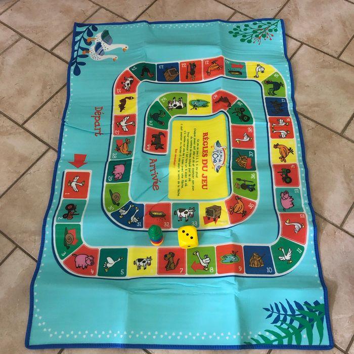 Tapis jeu de l’oie / chevaux avec pions et de