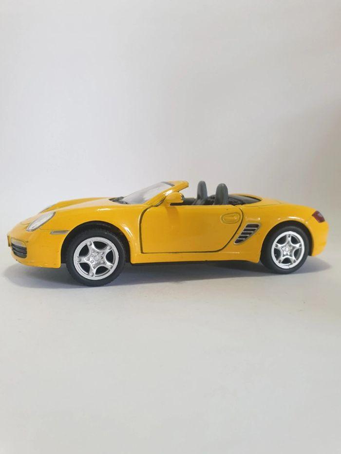 Kinsmart Porsche Boxster S Rétro Friction Jaune - 1/34 - photo numéro 1