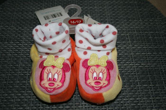 chaussons minnie 3-6 mois - photo numéro 1